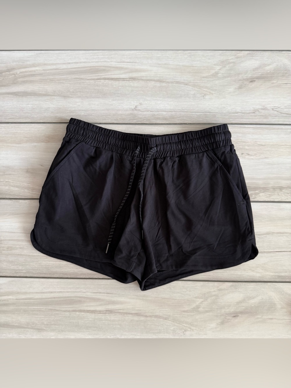 We Wander Versamove Performance Pique Shorts Black Small NWT STITCH FIX